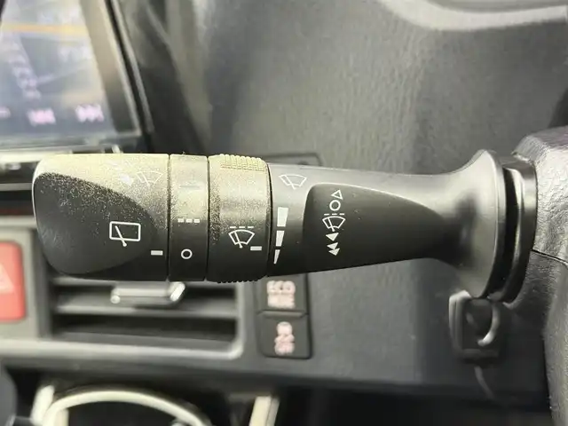 トヨタ ヴォクシー ZS 愛知県 2017(平29)年 6.6万km ブラック ALPINE9型ナビ（フルセグ、CD/DVD、Bluetooth）/ALPINEフリップダウンモニター/ETC/Bカメラ/前後ドラレコ/クルーズコントロール/衝突軽減ブレーキ/レーンキープアシスト/オートハイビーム/LEDヘッドライト/スマートキー/オートライト/フォグライト/Pスタート/横滑り防止装置