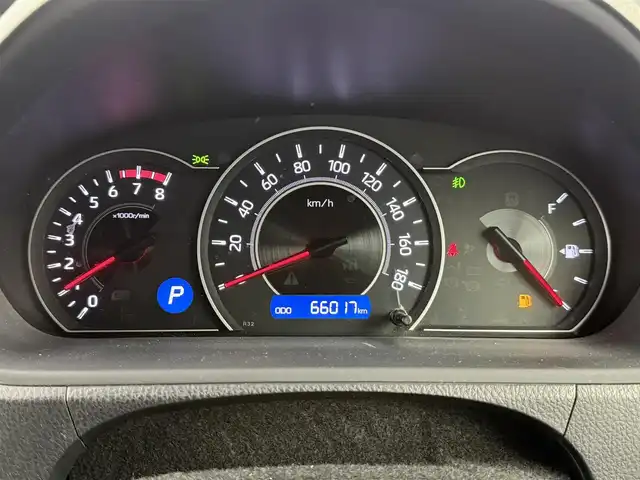 トヨタ ヴォクシー ZS 愛知県 2017(平29)年 6.6万km ブラック ALPINE9型ナビ（フルセグ、CD/DVD、Bluetooth）/ALPINEフリップダウンモニター/ETC/Bカメラ/前後ドラレコ/クルーズコントロール/衝突軽減ブレーキ/レーンキープアシスト/オートハイビーム/LEDヘッドライト/スマートキー/オートライト/フォグライト/Pスタート/横滑り防止装置