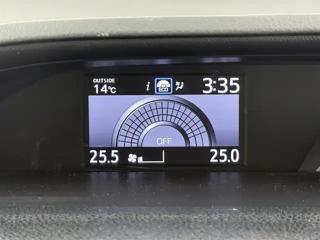 トヨタ ヴォクシー ZS 愛知県 2017(平29)年 6.6万km ブラック ALPINE9型ナビ（フルセグ、CD/DVD、Bluetooth）/ALPINEフリップダウンモニター/ETC/Bカメラ/前後ドラレコ/クルーズコントロール/衝突軽減ブレーキ/レーンキープアシスト/オートハイビーム/LEDヘッドライト/スマートキー/オートライト/フォグライト/Pスタート/横滑り防止装置