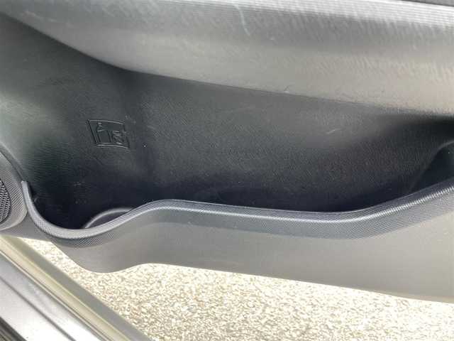 トヨタ アクア S 福岡県 2015(平27)年 7万km シルバーM LAPORTAホイール/アクティブノイズキャンセリング/盗難防止/Bカメ/社外ナビ/フルセグTV/Bluetooth/CD/USB/ipod/AUX/SD/ビルトインETC