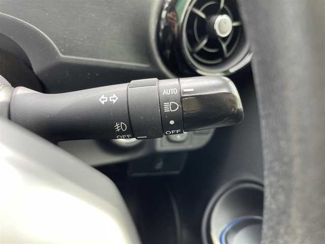 トヨタ アクア S 福岡県 2015(平27)年 7万km シルバーM スマートキー/プッシュスタート/LAPORTAホイール/アクティブノイズキャンセリング/盗難防止/Bカメ/社外ナビ/フルセグTV/Bluetooth/CD/USB/ipod/AUX/SD/ビルトインETC