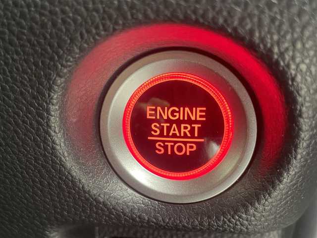 ホンダ Ｎ ＢＯＸ カスタム G L ホンダセンシング 埼玉県 2018(平30)年 4.8万km プラチナホワイトパール 純正７インチナビ　ホンダセンシング　バックカメラ　片側パワースライドドア　ビルトインＥＴＣ　アダクティブクルーズコントロール　前後ドラレコ　ＬＥＤライト　純正アルミ　スマートキー　オートライト　フルセグ