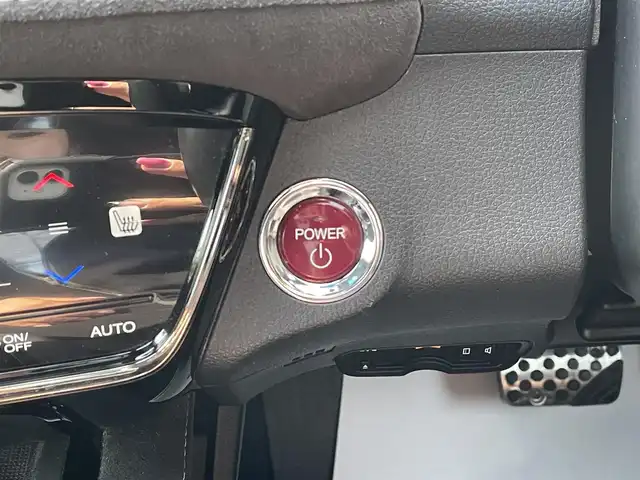 ホンダ ヴェゼル ハイブリッド RS ホンダセンシング 千葉県 2016(平28)年 3.6万km クリスタルブラックパール ホンダセンシング/・衝突軽減ブレーキ/・レーンキープアシスト/・標識認識機能/・アダプティブクルーズコントロール/純正SDナビ【VXM-174VFi】/・CD/DVD/Bluetooth/フルセグ/バックカメラ/スマートキー/ハーフレザーシート/シートヒーター/パドルシフト/純正LEDヘッドライト/フォグランプ/社外ドライブレコーダー/ビルトインETC/ドアバイザー/サイド＆カーテンエアバッグ