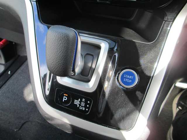 日産 セレナ e－パワー XV 千葉県 2018(平30)年 11.7万km ブリリアントシルバー ワンオーナー/純正9インチナビ、フルセグTV/アランドビューモニター/オーディオ【CD/DVD/BT/SD/AUX/MSV】/純正フリップダウンモニター/エマージェンシーブレーキ/両側パワースライドドア/前席シートヒーター/ステアリングヒーター/前後コーナーセンサー/純正15インチアルミホイール/ステアリングリモコン/前方ドライブレコーダー/ビルトインETC/保証書/取扱説明書/スペアキー/日産記録簿R3.R5年度有り。