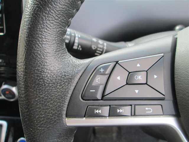 日産 セレナ e－パワー XV 千葉県 2018(平30)年 11.7万km ブリリアントシルバー ワンオーナー/純正9インチナビ、フルセグTV/アランドビューモニター/オーディオ【CD/DVD/BT/SD/AUX/MSV】/純正フリップダウンモニター/エマージェンシーブレーキ/両側パワースライドドア/前席シートヒーター/ステアリングヒーター/前後コーナーセンサー/純正15インチアルミホイール/ステアリングリモコン/前方ドライブレコーダー/ビルトインETC/保証書/取扱説明書/スペアキー/日産記録簿R3.R5年度有り。