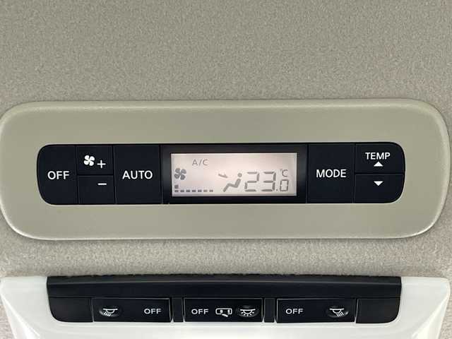 日産 セレナ e－パワー ハイウェイスター V 神奈川県 2022(令4)年 2.8万km ブリリアントホワイトパール 2トーン 360°セーフティシステム/・インテリジェント エマージェンシーブレーキ/・衝突回避ステアリングアシスト/・前方衝突予測警報（/・車線逸脱警報・支援/・後側方車両検知/・踏み間違い加速抑制/・インテリジェント DA/・RCTA：後退車両検知警報/・高機能ライト、自動ヘッドランプ切替、標識検知など/純正10インチナビ/・BT/フルセグTV/SD/DVD/BD/USB/AM/FM/インテリジェントアラウンドビューモニター/インテリジェントルームミラー/ETC/両側電動スライドドア/スマートキー/スペアキー/プッシュスタートボタン/革巻きステアリング/ステアリングスイッチ/電動サイドブレーキ/オートホールド/2列目テーブル/2列目USB/LEDヘッドライト/フォグランプ/コーナーセンサー/シートリフター/電動格納ミラー/ウィンカーミラー/Autoライト/純正フロアマット/純正アルミホイール/純正ドアバイザー