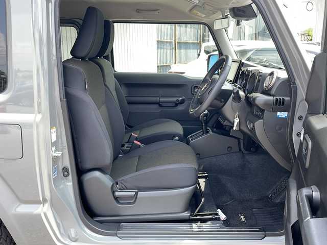 スズキ ジムニー XC 長野県 2022(令4)年 0.5万km ミディアムグレー ４WD/スズキセーフティサポート/純正メモリナビフルセグTV/ドライブレコーダー/ETC/シートヒーター/純正16インチアルミ/社外マフラー/ワンオーナー/保証書・取説/スペアキー