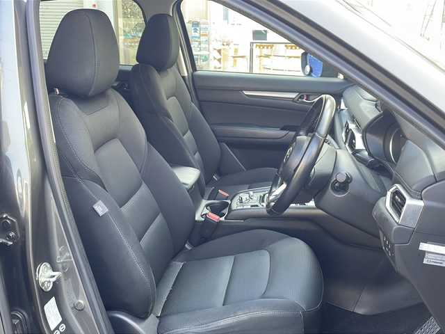 マツダ ＣＸ－５ XD プロアクティブ 福岡県 2018(平30)年 10.5万km マシーングレープレミアムM 純正ナビ（Bluetooth・フルセグTV・CD・DVD）/レーダークルーズコントロール/クリアランスソナー/シートヒーター/ハンドルヒーター/エアバッグ（運転席・助手席・サイド）/電動リアゲート/衝突被害軽減システム/パワーシート/レーンキープアシスト/スマートキー/スペアキー/純正フロアマット/純正アルミホイール/パワーウィンドウ/パワーステアリング/MTモード付AT/ABS/横滑り防止装置/盗難防止装置/LEDオートライト/プッシュスタート/保証書/取扱説明書