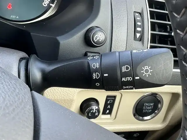 トヨタ ランドクルーザー プラド TX Lパッケージ 岡山県 2023(令5)年 2.6万km ホワイトパールクリスタルシャイン ALPINE9インチナビ　X9NXL/フルセグTV、CD、DVD、AM、FM/Bluetooth/バックカメラ、サイドカメラ/モデリスタエアロ/ベージュレザーシート/サンルーフ/レーンディパーチャーアラート/レーダークルーズコントロール/プリクラッシュセーフティ/ロードサインアシスト/先行車発進お知らせ機能/前後コーナーセンサー/前席シートヒーター/前席ベンチレーション/前席パワーシート/ルーフレール