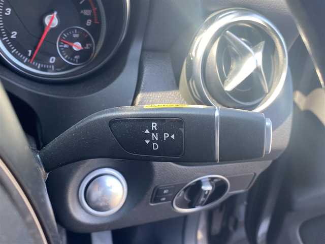 メルセデス・ベンツ ＧＬＡ２２０ 4マチック 福岡県 2018(平30)年 6.5万km シルバー ・サンルーフ/・アダプティブクルーズコントロール/・USB/Bluetooth/CD/DVD/AppleCarPlay/・バックカメラ/・シートヒーター/・ETC/・純正18AW/・プッシュスタート/・スマートキー/・パワーシート/・電動リアゲート/・オートライト/・LEDライト