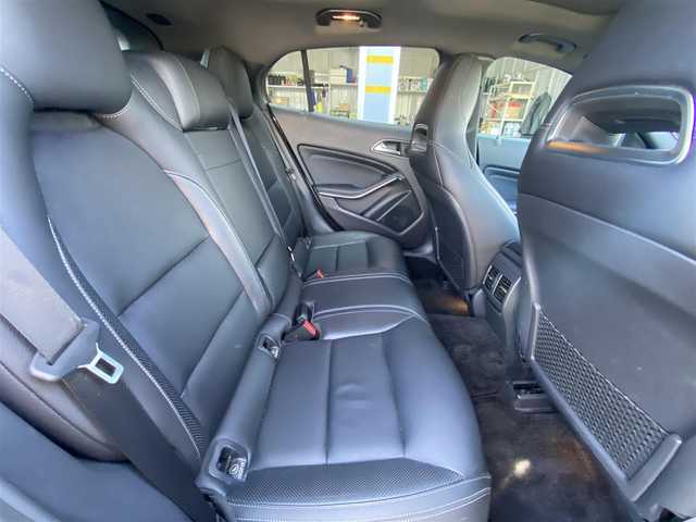 メルセデス・ベンツ ＧＬＡ２２０ 4マチック 福岡県 2018(平30)年 6.5万km シルバー ・サンルーフ/・アダプティブクルーズコントロール/・USB/Bluetooth/CD/DVD/AppleCarPlay/・バックカメラ/・シートヒーター/・ETC/・純正18AW/・プッシュスタート/・スマートキー/・パワーシート/・電動リアゲート/・オートライト/・LEDライト