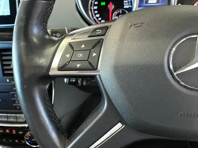 メルセデス・ベンツ ゲレンデヴァーゲン Ｇ３５０ｄ 道央・札幌 2017(平29)年 3.3万km オブシディアンブラック ラグジュアリーパッケージ/　・スライディングルーフ/　・本革シート/　・前後シートヒーター/harman/kardonサラウンド/ACC/ブラインドスポットアシスト/純正HDDナビ/フルセグテレビ/DVD/SD/BT/バックカメラ/パークトロニック/AppleCarPlay/AndroidAuto/アンビエントライト