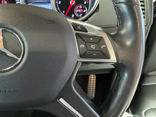 メルセデス・ベンツ ゲレンデヴァーゲン Ｇ３５０ｄ 道央・札幌 2017(平29)年 3.3万km オブシディアンブラック ラグジュアリーパッケージ/　・スライディングルーフ/　・本革シート/　・前後シートヒーター/harman/kardonサラウンド/ACC/ブラインドスポットアシスト/純正HDDナビ/フルセグテレビ/DVD/SD/BT/バックカメラ/パークトロニック/AppleCarPlay/AndroidAuto/アンビエントライト