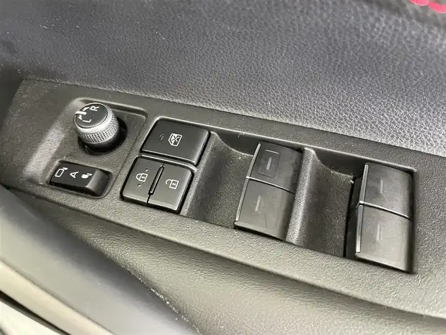 トヨタ カローラ スポーツ ハイブリッドG Z 富山県 2020(令2)年 4.9万km ホワイトパールクリスタルシャイン 純正9型ディスプレイオーディオ/（AM/FM/BT/USB/フルセグ）/バックカメラ/ドライブレコーダー/ETC/衝突被害軽減システム/レーダークルーズコントロール/レーンキープアシスト/コーナーセンサー/横滑り防止装置/アイドリングストップ/オートLEDライト/オートマチックハイビーム/フォグライト/純正フロアマット/社外アルミホイール/革巻きステアリング/ステアリングスイッチ/純正ホイール付夏タイヤ有/スマートキー/スペアキー/純正エンジンスターター有