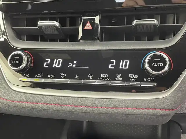 トヨタ カローラ スポーツ ハイブリッドG Z 富山県 2020(令2)年 4.9万km ホワイトパールクリスタルシャイン 純正9型ディスプレイオーディオ/（AM/FM/BT/USB/フルセグ）/バックカメラ/ドライブレコーダー/ETC/衝突被害軽減システム/レーダークルーズコントロール/レーンキープアシスト/コーナーセンサー/横滑り防止装置/アイドリングストップ/オートLEDライト/オートマチックハイビーム/フォグライト/純正フロアマット/社外アルミホイール/革巻きステアリング/ステアリングスイッチ/純正ホイール付夏タイヤ有/スマートキー/スペアキー/純正エンジンスターター有