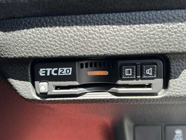 ホンダ シビック タイプR レーシングブラックPKG 岡山県 2025(令7)年 0.1万km クリスタルブラックパール 登録時走行距離971km/ワンオーナー/純正ホンダコネクトナビ/フルセグTV(AM.FM.TV.BT)/バックカメラ/ETC2.0/ブラインドスポットモニター/ドライブレコーダー/デジタルインナーミラー/クリアランスソナー/衝突軽減ブレーキ/レーダークルーズコントロール/レーンキープアシスト/オートライト/19インチ純正AW/純正フロアマット/プッシュスタート/ワイヤレス充電/ＵＳＢ入力端子