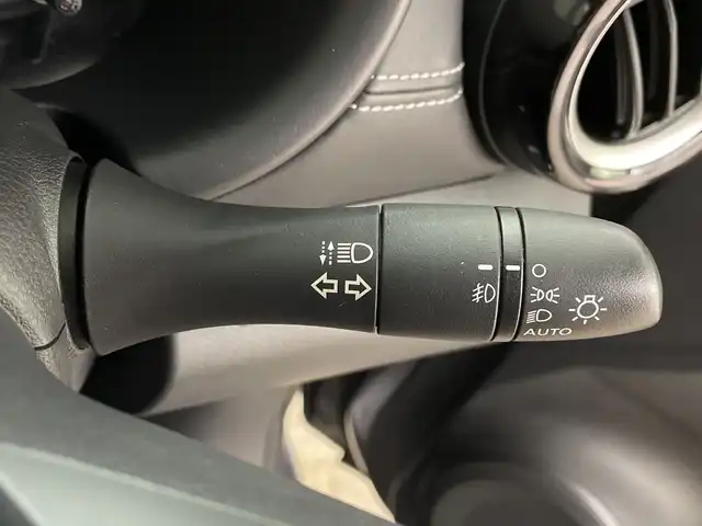 日産 キックス X 鹿児島県 2021(令3)年 4.6万km ダークメタルグレー/ピュアブラック 2トーン ワンオーナー/純正9インチSDナビ/（AM/FM/CD/DVD/Bluetooth）/エマージェンシーブレーキ/プロパイロット/アラウンドビューモニター/デジタルインナーミラー/ドライブレコーダー/電子パーキング/AUTO HOLD/ETC/AUTOライト/LEDヘッドライト/純正17インチアルミホイール/純正フロアマット