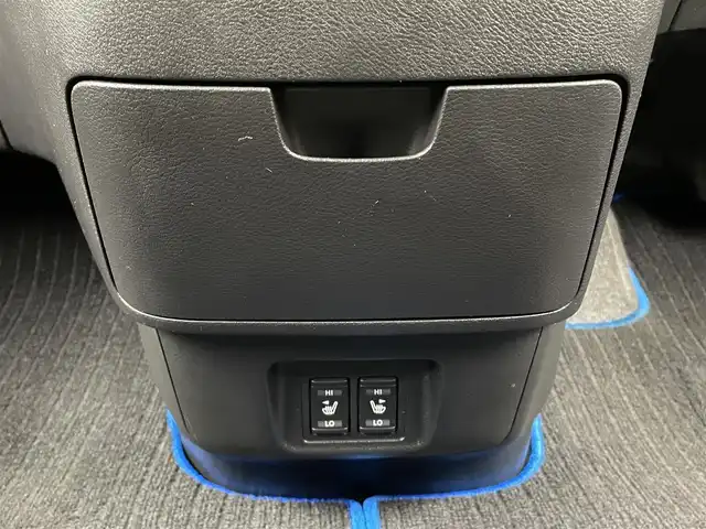 日産 セレナ e－パワー ハイウェイスター V 大分県 2018(平30)年 5.1万km ダイヤモンドブラック 純正9インチナビ/（AM/FM/CD/DVD/Bluetooth/フルセグ)/アラウンドビューモニター/フリップダウンモニター/プロパイロット/衝突被害軽減ブレーキ/レーダークルーズコントロール/レーンキープアシスト/前後コーナーセンサー/オートハイビーム/前方ドライブレコーダー/両側パワースライドドア/レザーシート/前席シートヒーター/ステアリングヒーター/ビルトインETC/ステアリングリモコン/オートライト/LEDヘッドライト/フォグランプ/オートブレーキホールド/純正15インチアルミ/プッシュスタート