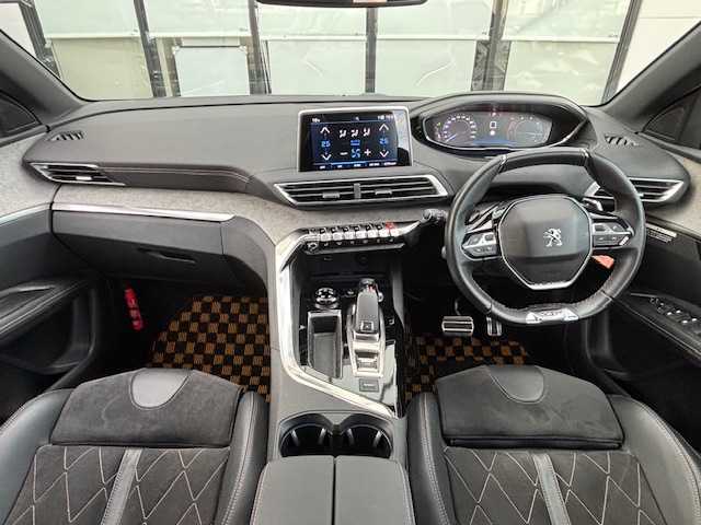 プジョー ３００８ GT ブルー HDi 宮城県 2019(令1)年 4.4万km グレーⅡ 登録時走行距離43960km/純正ＳＤナビ/Ｂｌｕｅｔｏｏｔｈ／ＡＭ／ＦＭ/追従クルーズコントロール/クロームドアミラー/GTエンブレム/ＥＴＣ・2.0/バックカメラ/ドライブレコーダー/ルーフレール/パノラミックガラスルーフ/シートマッサージ/パフュームディフューザー/プッシュスタート/オートエアコン/シートヒータ/冬タイヤ付き２３年式(215/65R/17)/純正アルミホイール/フルエアロ/コーナーセンサー