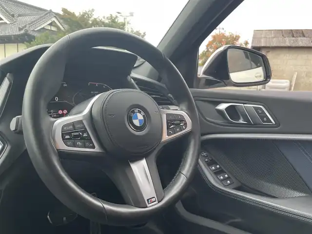 ＢＭＷ １１８ｉ Mスポーツ 栃木県 2020(令2)年 3.9万km 白 コンフォートアクセス/インテリジェントセーフティ/アンビエントライト/ナビ/バックカメラ/ミラーETC/パークディスタンス/レーンキープアシスト/ブラインドスポット/ACC/ワイヤレスチャージ/ドライブレコーダー/パワーテールゲート/LEDヘッドらイト/オートライト/ハーフレザーシート/D席パワーシート