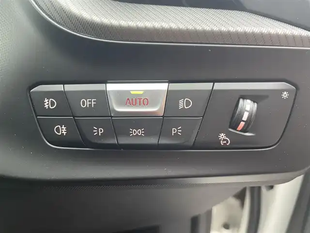 ＢＭＷ １１８ｉ Mスポーツ 栃木県 2020(令2)年 3.9万km 白 コンフォートアクセス/インテリジェントセーフティ/アンビエントライト/ナビ/バックカメラ/ミラーETC/パークディスタンス/レーンキープアシスト/ブラインドスポット/ACC/ワイヤレスチャージ/ドライブレコーダー/パワーテールゲート/LEDヘッドらイト/オートライト/ハーフレザーシート/D席パワーシート