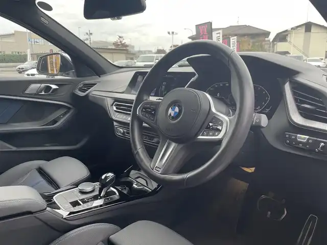 ＢＭＷ １１８ｉ Mスポーツ 栃木県 2020(令2)年 3.9万km 白 コンフォートアクセス/インテリジェントセーフティ/アンビエントライト/ナビ/バックカメラ/ミラーETC/パークディスタンス/レーンキープアシスト/ブラインドスポット/ACC/ワイヤレスチャージ/ドライブレコーダー/パワーテールゲート/LEDヘッドらイト/オートライト/ハーフレザーシート/D席パワーシート