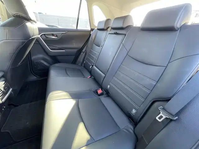 トヨタ ＲＡＶ４ G 千葉県 2020(令2)年 4.2万km センシュアルレッドマイカ 社外ナビ(フルセグTV/BT/SD/DVD/HDMI)/純正18インチアルミホイール/純正フロアマット/純正ドライブレコーダー/クルーズコントロール/前席シートヒーター/ステアリングヒーター/ステアリングスイッチ/ルーフレール/革巻きステアリング/オートリアゲート/オートハイビーム/衝突被害軽減システム/横滑り防止装置/レーンアシスト/6種走行モード/プッシュスタート