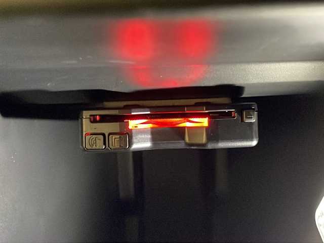 シトロエン シトロエン Ｃ５ エアクロス シャイン 新潟県 2021(令3)年 3.7万km ブランナクレ 8インチタッチスクリーン/・Bluetooth、AM/FM/Apple CarPlay、Android Auto/バックカメラ/アクティブセーフティブレーキ（被害軽減ブレーキ）/アクティブクルーズコントロール（ブレーキサポート付）/ハイウェイドライブアシスト/ （トラフィックジャムアシスト＋レーンポジショニングアシスト）/アクティブブラインドスポットモニター/インテリジェントハイビーム/ハンズフリー電動テールゲート/スマートキー/エンジンスタートボタン/グリップコントロール（ヒルディセントコントロール付）/スマートフォンワイヤレスチャージャー/運転席パワーシート/18インチアロイホイール/ハーフレザーシート/純正フロアマット