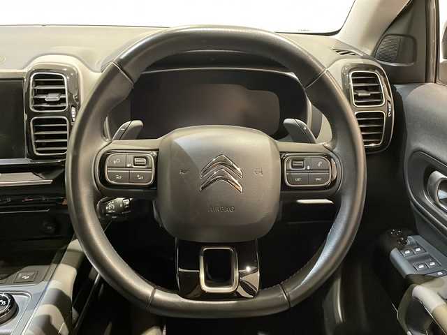 シトロエン シトロエン Ｃ５ エアクロス シャイン 新潟県 2021(令3)年 3.7万km ブランナクレ 8インチタッチスクリーン/・Bluetooth、AM/FM/Apple CarPlay、Android Auto/バックカメラ/アクティブセーフティブレーキ（被害軽減ブレーキ）/アクティブクルーズコントロール（ブレーキサポート付）/ハイウェイドライブアシスト/ （トラフィックジャムアシスト＋レーンポジショニングアシスト）/アクティブブラインドスポットモニター/インテリジェントハイビーム/ハンズフリー電動テールゲート/スマートキー/エンジンスタートボタン/グリップコントロール（ヒルディセントコントロール付）/スマートフォンワイヤレスチャージャー/運転席パワーシート/18インチアロイホイール/ハーフレザーシート/純正フロアマット