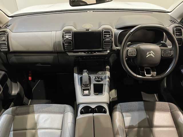 シトロエン シトロエン Ｃ５ エアクロス シャイン 新潟県 2021(令3)年 3.7万km ブランナクレ 8インチタッチスクリーン/・Bluetooth、AM/FM/Apple CarPlay、Android Auto/バックカメラ/アクティブセーフティブレーキ（被害軽減ブレーキ）/アクティブクルーズコントロール（ブレーキサポート付）/ハイウェイドライブアシスト/ （トラフィックジャムアシスト＋レーンポジショニングアシスト）/アクティブブラインドスポットモニター/インテリジェントハイビーム/ハンズフリー電動テールゲート/スマートキー/エンジンスタートボタン/グリップコントロール（ヒルディセントコントロール付）/スマートフォンワイヤレスチャージャー/運転席パワーシート/18インチアロイホイール/ハーフレザーシート/純正フロアマット