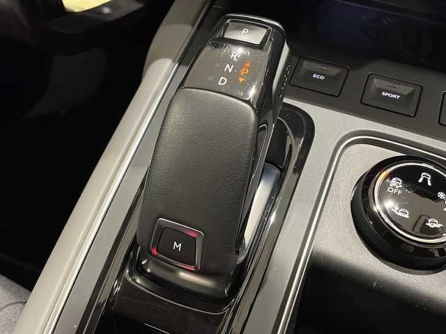 シトロエン シトロエン Ｃ５ エアクロス シャイン 新潟県 2021(令3)年 3.7万km ブランナクレ 8インチタッチスクリーン/・Bluetooth、AM/FM/Apple CarPlay、Android Auto/バックカメラ/アクティブセーフティブレーキ（被害軽減ブレーキ）/アクティブクルーズコントロール（ブレーキサポート付）/ハイウェイドライブアシスト/ （トラフィックジャムアシスト＋レーンポジショニングアシスト）/アクティブブラインドスポットモニター/インテリジェントハイビーム/ハンズフリー電動テールゲート/スマートキー/エンジンスタートボタン/グリップコントロール（ヒルディセントコントロール付）/スマートフォンワイヤレスチャージャー/運転席パワーシート/18インチアロイホイール/ハーフレザーシート/純正フロアマット