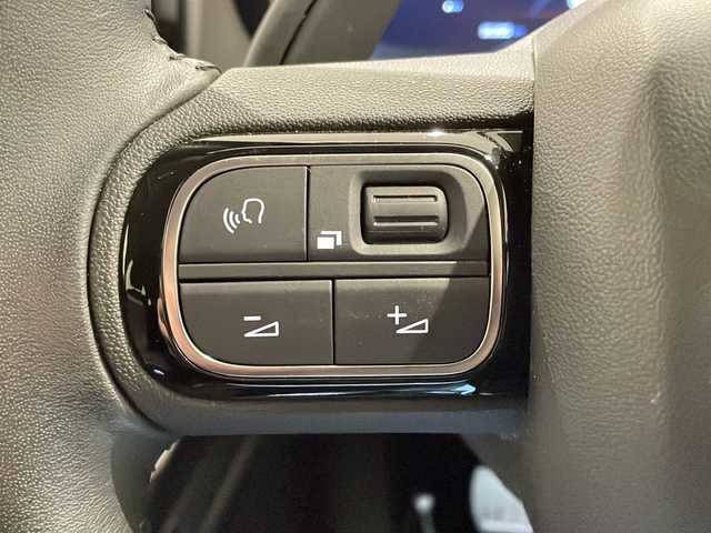 シトロエン シトロエン Ｃ５ エアクロス シャイン 新潟県 2021(令3)年 3.7万km ブランナクレ 8インチタッチスクリーン/・Bluetooth、AM/FM/Apple CarPlay、Android Auto/バックカメラ/アクティブセーフティブレーキ（被害軽減ブレーキ）/アクティブクルーズコントロール（ブレーキサポート付）/ハイウェイドライブアシスト/ （トラフィックジャムアシスト＋レーンポジショニングアシスト）/アクティブブラインドスポットモニター/インテリジェントハイビーム/ハンズフリー電動テールゲート/スマートキー/エンジンスタートボタン/グリップコントロール（ヒルディセントコントロール付）/スマートフォンワイヤレスチャージャー/運転席パワーシート/18インチアロイホイール/ハーフレザーシート/純正フロアマット