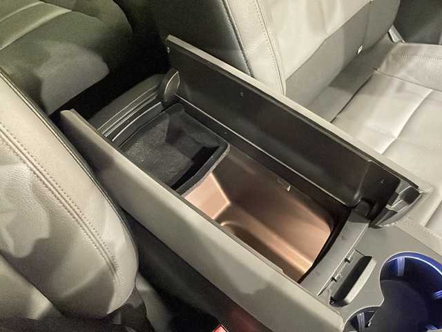 シトロエン シトロエン Ｃ５ エアクロス シャイン 新潟県 2021(令3)年 3.7万km ブランナクレ 8インチタッチスクリーン/・Bluetooth、AM/FM/Apple CarPlay、Android Auto/バックカメラ/アクティブセーフティブレーキ（被害軽減ブレーキ）/アクティブクルーズコントロール（ブレーキサポート付）/ハイウェイドライブアシスト/ （トラフィックジャムアシスト＋レーンポジショニングアシスト）/アクティブブラインドスポットモニター/インテリジェントハイビーム/ハンズフリー電動テールゲート/スマートキー/エンジンスタートボタン/グリップコントロール（ヒルディセントコントロール付）/スマートフォンワイヤレスチャージャー/運転席パワーシート/18インチアロイホイール/ハーフレザーシート/純正フロアマット