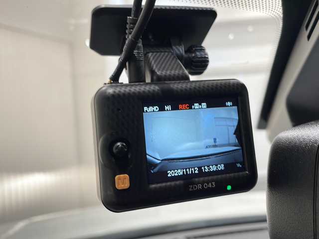 シトロエン シトロエン Ｃ５ エアクロス シャイン 新潟県 2021(令3)年 3.7万km ブランナクレ 8インチタッチスクリーン/・Bluetooth、AM/FM/Apple CarPlay、Android Auto/バックカメラ/アクティブセーフティブレーキ（被害軽減ブレーキ）/アクティブクルーズコントロール（ブレーキサポート付）/ハイウェイドライブアシスト/ （トラフィックジャムアシスト＋レーンポジショニングアシスト）/アクティブブラインドスポットモニター/インテリジェントハイビーム/ハンズフリー電動テールゲート/スマートキー/エンジンスタートボタン/グリップコントロール（ヒルディセントコントロール付）/スマートフォンワイヤレスチャージャー/運転席パワーシート/18インチアロイホイール/ハーフレザーシート/純正フロアマット