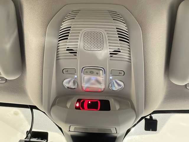 シトロエン シトロエン Ｃ５ エアクロス シャイン 新潟県 2021(令3)年 3.7万km ブランナクレ 8インチタッチスクリーン/・Bluetooth、AM/FM/Apple CarPlay、Android Auto/バックカメラ/アクティブセーフティブレーキ（被害軽減ブレーキ）/アクティブクルーズコントロール（ブレーキサポート付）/ハイウェイドライブアシスト/ （トラフィックジャムアシスト＋レーンポジショニングアシスト）/アクティブブラインドスポットモニター/インテリジェントハイビーム/ハンズフリー電動テールゲート/スマートキー/エンジンスタートボタン/グリップコントロール（ヒルディセントコントロール付）/スマートフォンワイヤレスチャージャー/運転席パワーシート/18インチアロイホイール/ハーフレザーシート/純正フロアマット