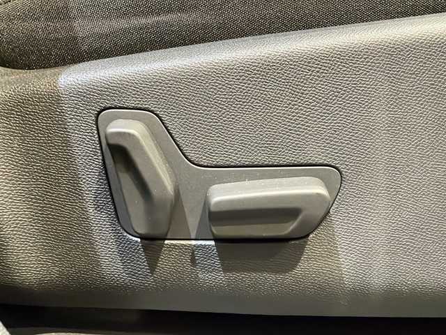 シトロエン シトロエン Ｃ５ エアクロス シャイン 新潟県 2021(令3)年 3.7万km ブランナクレ 8インチタッチスクリーン/・Bluetooth、AM/FM/Apple CarPlay、Android Auto/バックカメラ/アクティブセーフティブレーキ（被害軽減ブレーキ）/アクティブクルーズコントロール（ブレーキサポート付）/ハイウェイドライブアシスト/ （トラフィックジャムアシスト＋レーンポジショニングアシスト）/アクティブブラインドスポットモニター/インテリジェントハイビーム/ハンズフリー電動テールゲート/スマートキー/エンジンスタートボタン/グリップコントロール（ヒルディセントコントロール付）/スマートフォンワイヤレスチャージャー/運転席パワーシート/18インチアロイホイール/ハーフレザーシート/純正フロアマット