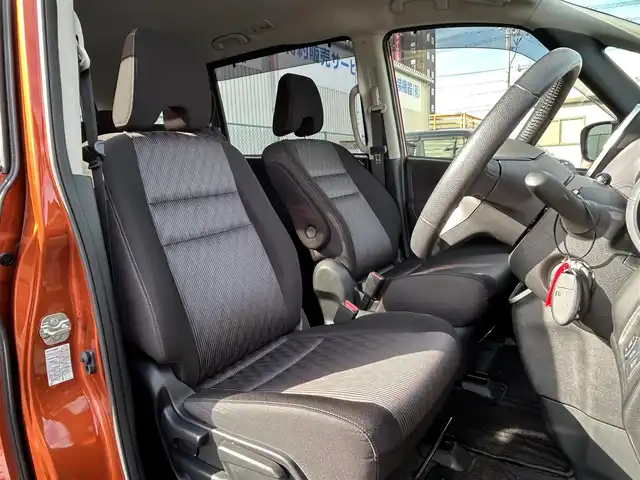 日産 セレナ ハイウェイスター V 福島県 2022(令4)年 2.7万km サンライズオレンジ/ダイヤモンドブラック 純正ナビゲーション/【DVD/SD/HDMI】/アラウンドビューモニター/ドライブレコーダー/ビルトインETC/フリップダウンモニター/プロパイロット/インテリジェントエマージェンシーブレーキ/インテリジェントFCW/インテリジェントBSI/クルーズコントロール/LEDオートライト/LEDフォグランプ/シートバックテーブル/リアドアシェード/社外フロアマット/純正ドアバイザー