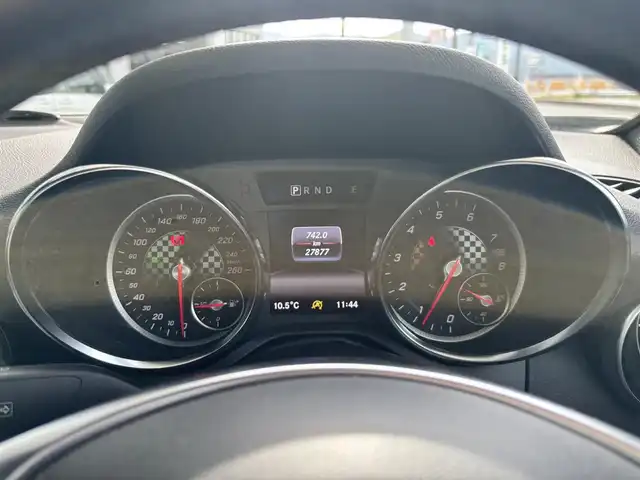 メルセデス・ベンツ ＳＬＣ１８０ スポーツ ファイナルED 京都府 2020(令2)年 2.8万km ポーラホワイト レーダーセーフティパッケージ/・アクティブディスタンスアシストディストロニック/・アクティブブレーキアシスト/・レーンキーピングアシスト/・ブラインドスポットアシスト/純正マルチナビ、地デジ、Bluetooth/ バックカメラ/オートライト/クルーズコントロール/前席シートヒーター/前席パワーシート/運転席メモリーシート/保証書/取扱説明書