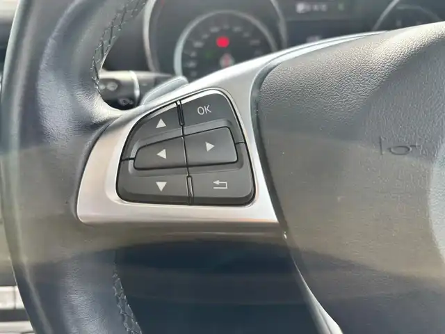 メルセデス・ベンツ ＳＬＣ１８０ スポーツ ファイナルED 京都府 2020(令2)年 2.8万km ポーラホワイト レーダーセーフティパッケージ/・アクティブディスタンスアシストディストロニック/・アクティブブレーキアシスト/・レーンキーピングアシスト/・ブラインドスポットアシスト/純正マルチナビ、地デジ、Bluetooth/ バックカメラ/オートライト/クルーズコントロール/前席シートヒーター/前席パワーシート/運転席メモリーシート/保証書/取扱説明書