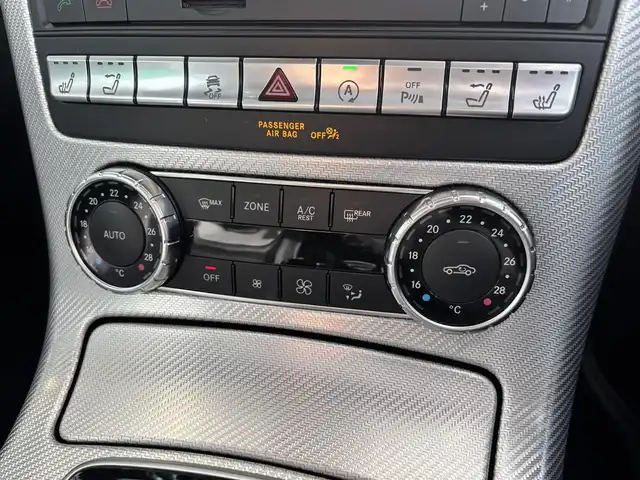 メルセデス・ベンツ ＳＬＣ１８０ スポーツ ファイナルED 京都府 2020(令2)年 2.8万km ポーラホワイト レーダーセーフティパッケージ/・アクティブディスタンスアシストディストロニック/・アクティブブレーキアシスト/・レーンキーピングアシスト/・ブラインドスポットアシスト/純正マルチナビ、地デジ、Bluetooth/ バックカメラ/オートライト/クルーズコントロール/前席シートヒーター/前席パワーシート/運転席メモリーシート/保証書/取扱説明書