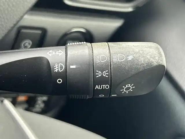 トヨタ ヴォクシー ZS 煌 熊本県 2019(平31)年 6.9万km ホワイトパールクリスタルシャイン アルパインナビEX11Z（ＣＤ・ＤＶＤ・フルセグ・ＢＴ）/アルパインフリップダウンモニター/バックカメラ　/ビルトインＥＴＣ　/両側パワースライドドア　/クルーズコントロール　/プリクラッシュブレーキ　/レーンデェパーチャアラート　/アイドリングストップ/横滑り防止/社外フロアマット/純正16インチAW/オートライト/オートマチックハイビーム/LEDヘッドライト/フォグライト/スマートキー/プッシュスタート