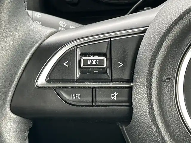 スズキ ジムニー XC 大阪府 2020(令2)年 5.1万km ジャングルグリーン スズキセーフティサポート/・デュアルカメラブレーキーサポート/・クルーズコントロール/・ふらつき警報機能/・車線逸脱警報機能/・ハイビームアシスト/・ダウンヒルアシストコントロール/・アンチロック・ブレーキ・システム/・レーンアシスト/ディーラナビ/・Bluetooth/フルセグTV/CD/DVD/USB/ラジオ/主要装備/・バックカメラ/・シートヒーター/・LEDヘッドライト/・フォグランプ/・ドライブレコーダー前/・ETC