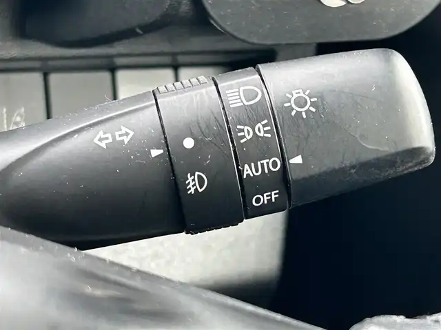 スズキ ジムニー XC 大阪府 2020(令2)年 5.1万km ジャングルグリーン スズキセーフティサポート/・デュアルカメラブレーキーサポート/・クルーズコントロール/・ふらつき警報機能/・車線逸脱警報機能/・ハイビームアシスト/・ダウンヒルアシストコントロール/・アンチロック・ブレーキ・システム/・レーンアシスト/ディーラナビ/・Bluetooth/フルセグTV/CD/DVD/USB/ラジオ/主要装備/・バックカメラ/・シートヒーター/・LEDヘッドライト/・フォグランプ/・ドライブレコーダー前/・ETC