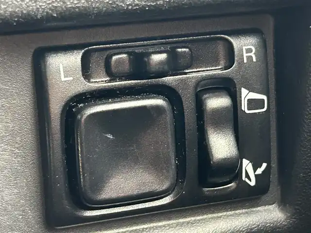 スズキ ジムニー XC 大阪府 2020(令2)年 5.1万km ジャングルグリーン スズキセーフティサポート/・デュアルカメラブレーキーサポート/・クルーズコントロール/・ふらつき警報機能/・車線逸脱警報機能/・ハイビームアシスト/・ダウンヒルアシストコントロール/・アンチロック・ブレーキ・システム/・レーンアシスト/ディーラナビ/・Bluetooth/フルセグTV/CD/DVD/USB/ラジオ/主要装備/・バックカメラ/・シートヒーター/・LEDヘッドライト/・フォグランプ/・ドライブレコーダー前/・ETC