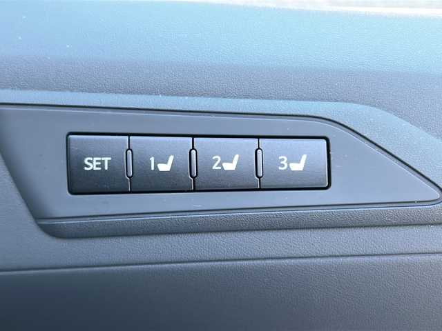 トヨタ アルファード S Cパッケージ 岐阜県 2022(令4)年 2.5万km ホワイトパールクリスタルシャイン /ワンオーナー//ツインサンルーフ//純正9インチディスプレイオーディオ/（Bluetooth/USB/Miracast/FM/AM）//T-Connectナビシステム//13.3インチリアエンターテイメントシステム//純正デジタルインナーミラー//バックカメラ//セーフティセンス//プリクラッシュセーフティ//ロードサインアシスト//レーダークルーズコントロール//レーントレーシングアシスト//アダプティブハイビームシステム//パーキングサポートブレーキ//パワーバックドア//両側パワースライドドア//黒革シート//シートヒーター//エアシート//パワーシート//ステアリングヒーター//3眼LEDヘッドライト//ビルトインETC//エクゼクティブパワーシート//プッシュスタート&スマートキー