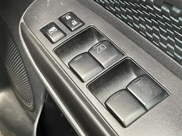 日産 ノート XVセレ +セーフⅡ 千葉県 2016(平28)年 5.5万km シャイニングブルー 衝突軽減ブレーキ/レーンキープアシスト/コーナーセンサー(前後)/純正ナビ(MC315D-W)/フルセグ/BT/DVD/CD/USB/AUX/アラウンドビューモニター/ETC/ステアリングスイッチ/アイドリングストップ/スマートキー/プッシュスタート/LEDヘッドライト/オートライト/電動格納/ウィンカーミラー/フロアマット/サイドバイザー