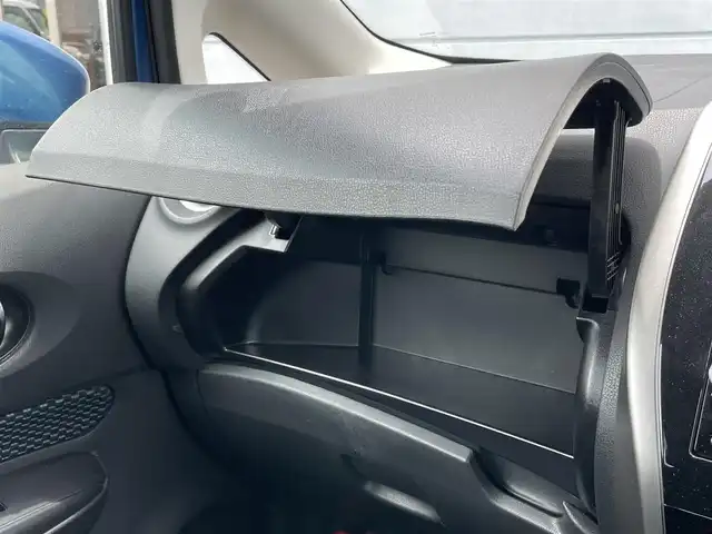 日産 ノート XVセレ +セーフⅡ 千葉県 2016(平28)年 5.5万km シャイニングブルー 衝突軽減ブレーキ/レーンキープアシスト/コーナーセンサー(前後)/純正ナビ(MC315D-W)/フルセグ/BT/DVD/CD/USB/AUX/アラウンドビューモニター/ETC/ステアリングスイッチ/アイドリングストップ/スマートキー/プッシュスタート/LEDヘッドライト/オートライト/電動格納/ウィンカーミラー/フロアマット/サイドバイザー