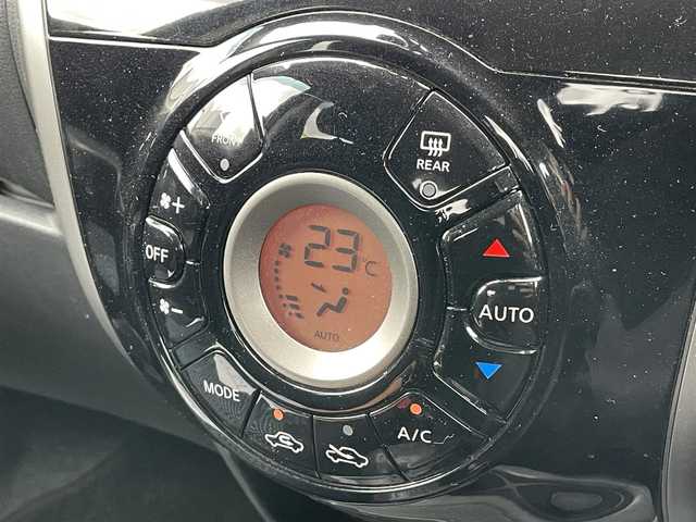 日産 ノート XVセレ +セーフⅡ 千葉県 2016(平28)年 5.5万km シャイニングブルー 衝突軽減ブレーキ/レーンキープアシスト/コーナーセンサー(前後)/純正ナビ(MC315D-W)/フルセグ/BT/DVD/CD/USB/AUX/アラウンドビューモニター/ETC/ステアリングスイッチ/アイドリングストップ/スマートキー/プッシュスタート/LEDヘッドライト/オートライト/電動格納/ウィンカーミラー/フロアマット/サイドバイザー