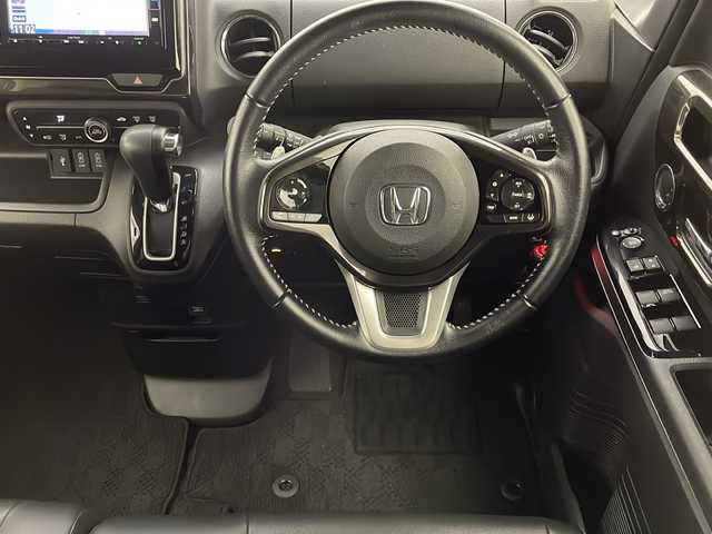 ホンダ Ｎ ＢＯＸ カスタム G L ターボ ホンダセンシング 宮崎県 2018(平30)年 5.2万km クリスタルブラックパール Honda SENSING/〇衝突軽減ブレーキ〈CMBS〉/〇誤発進抑制機能/〇後方誤発進抑制機能/〇歩行者事故低減ステアリング/〇路外逸脱抑制機能/〇ACC〈アダプティブ・クルーズ・コントロール〉/〇LKAS〈車線維持支援システム〉/〇オートハイビーム/〇先行車発進お知らせ機能/〇標識認識機能/純正7型SDナビ/フルセグTV/CD/DVD/Bluetooth/バックカメラ/両側パワースライドドア/パドルシフト/純正15インチAW/合皮シート/ビルトインETC/ドライブレコーダー/LEDヘッドライト/取扱説明書