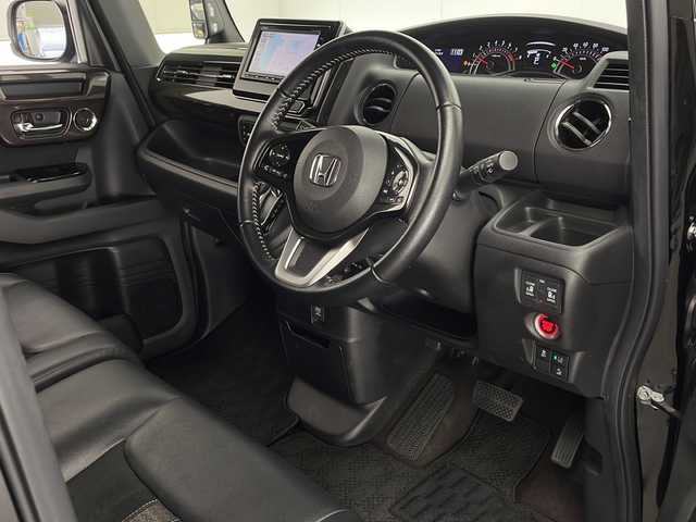 ホンダ Ｎ ＢＯＸ カスタム G L ターボ ホンダセンシング 宮崎県 2018(平30)年 5.2万km クリスタルブラックパール Honda SENSING/〇衝突軽減ブレーキ〈CMBS〉/〇誤発進抑制機能/〇後方誤発進抑制機能/〇歩行者事故低減ステアリング/〇路外逸脱抑制機能/〇ACC〈アダプティブ・クルーズ・コントロール〉/〇LKAS〈車線維持支援システム〉/〇オートハイビーム/〇先行車発進お知らせ機能/〇標識認識機能/純正7型SDナビ/フルセグTV/CD/DVD/Bluetooth/バックカメラ/両側パワースライドドア/パドルシフト/純正15インチAW/合皮シート/ビルトインETC/ドライブレコーダー/LEDヘッドライト/取扱説明書